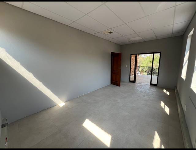 145M² OFFICE TO LET IN RANDPARK RIDGE